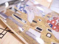 Gustav Klimt Skateboard Triptych – The Kiss (1907-1908) -Artistes Promos Magasin Gustav Klimt Skateboard Triptych The Kiss 1907 1908 ArtAndToys 2054