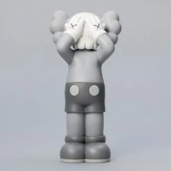 Sculpture HOLIDAY UNITED KINGDOM 2021 GREY By KAWS