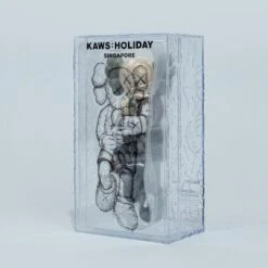 Sculpture Holiday Singapore Brown By KAWS -Artistes Promos Magasin Sculpture Holiday Singapore Brown by KAWS ArtAndToys 4132
