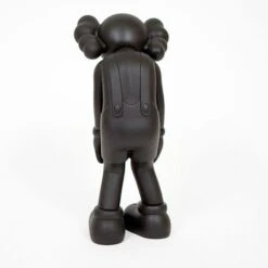 Sculpture Small Lie (Black) By KAWS X Medicom Toys -Artistes Promos Magasin Sculpture Small Lie Black by KAWS x Medicom Toys ArtAndToys 6952