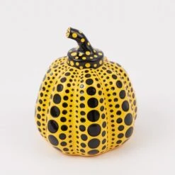 Sculpture Yellow Pumpkin Miniby YAYOI KUSAMA -Artistes Promos Magasin Sculpture Yellow Pumpkin mini by YAYOI KUSAMA ArtAndToys 5305